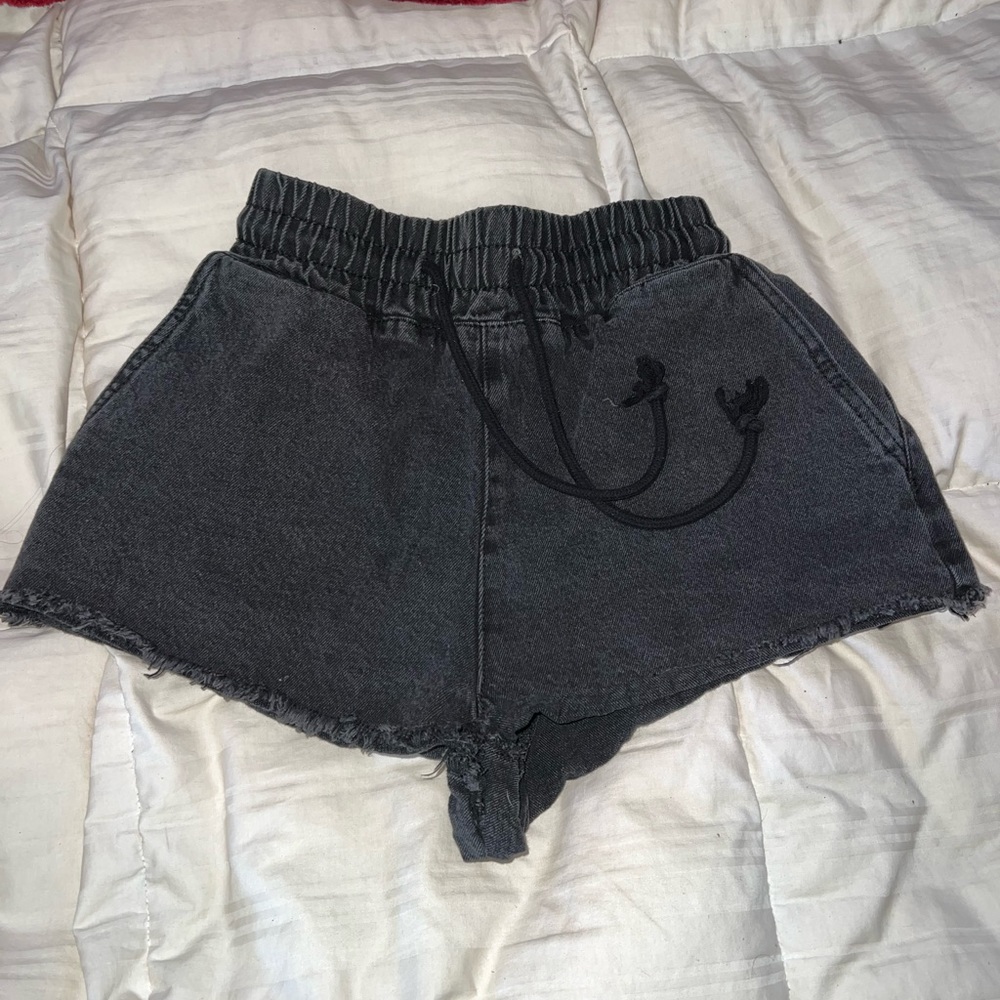 FREE SHIPPING!! Forever 21 shorts